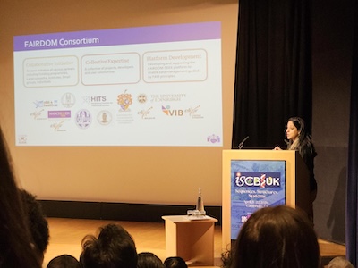 Munazah Andrabi presenting FAIRDOM-SEEK to ISCB-UK